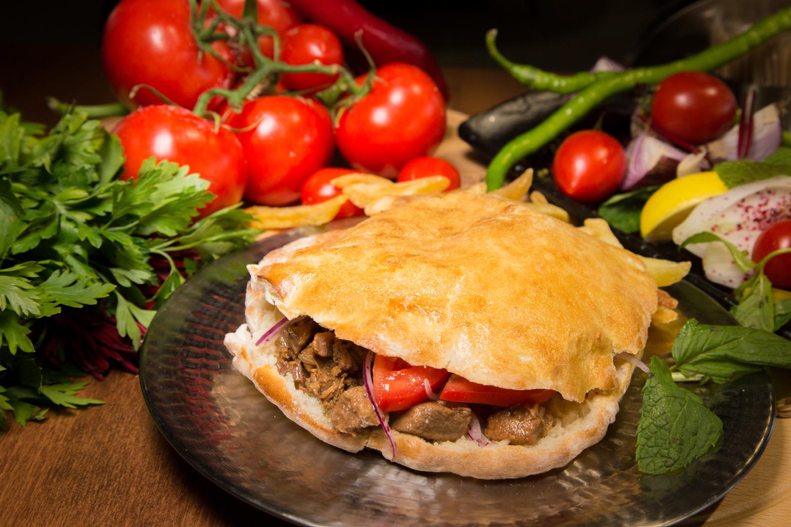 Tombik Ekmek Arası Kavurma