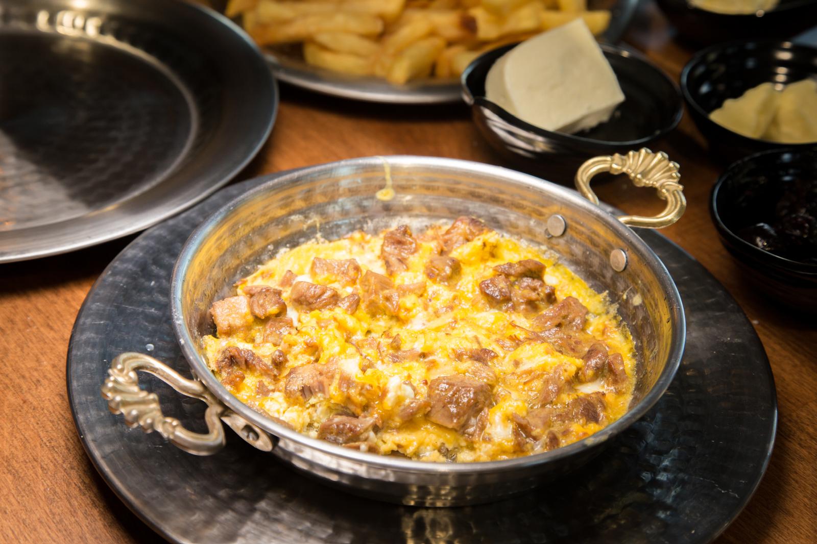 Kavurmalı Yumurta (60gr)